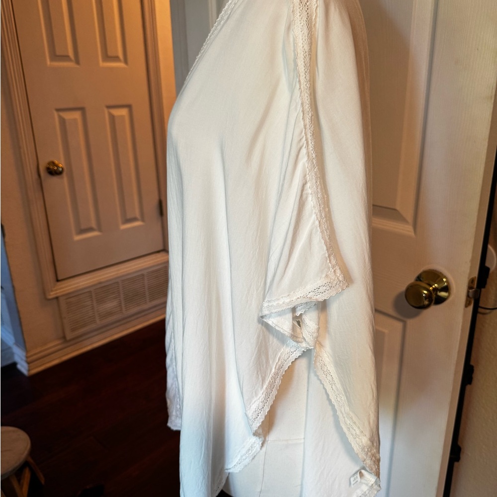 Elegant White Women's Tunic Top - Picture 2 of 10